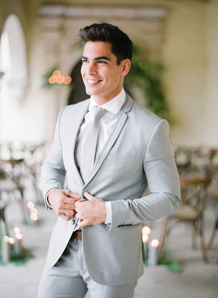 what-should-grooms-wear